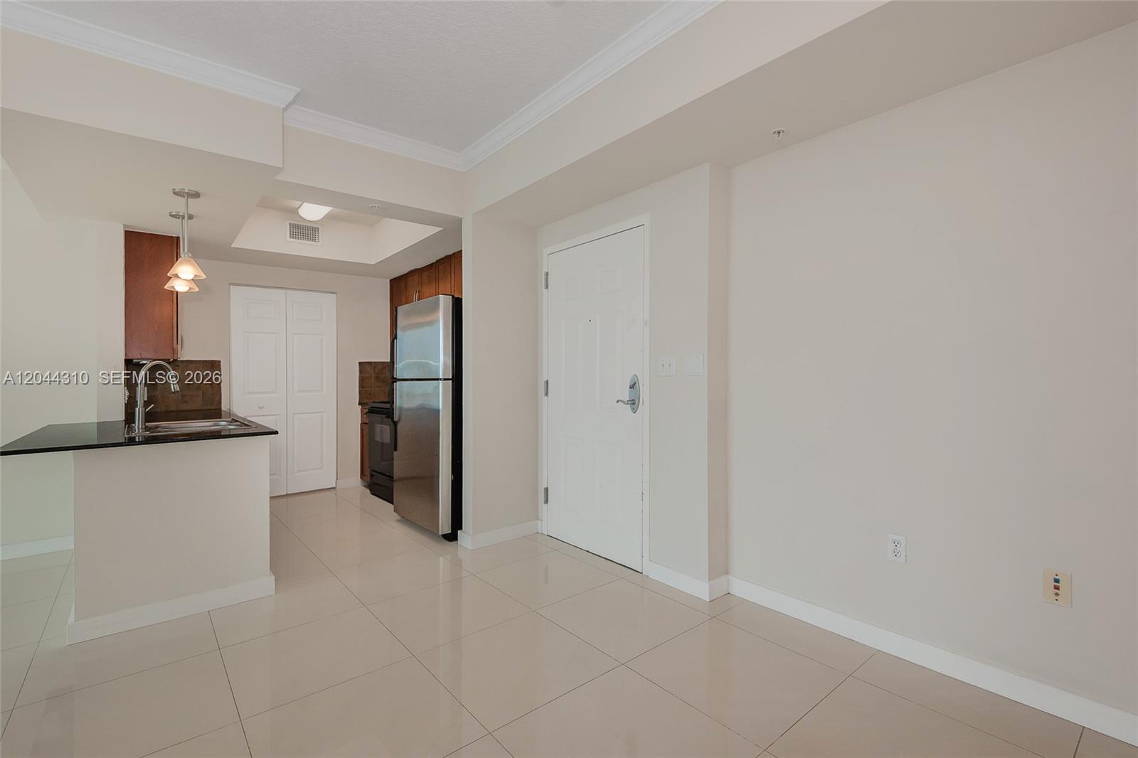 2000 N Bayshore Drive 516 Property Photo 10