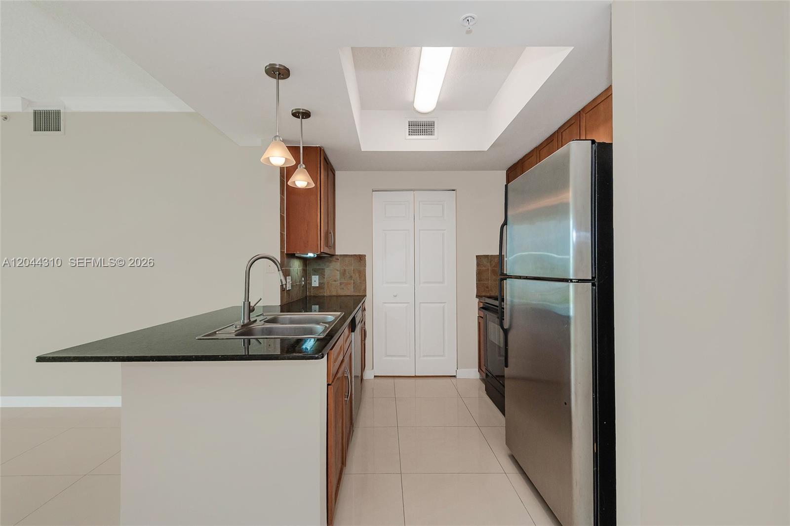 2000 N Bayshore Drive 516 Property Photo 12