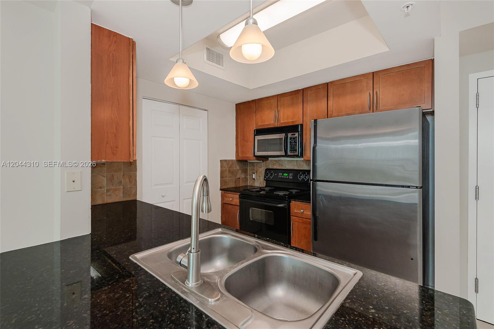 2000 N Bayshore Drive 516 Property Photo 14