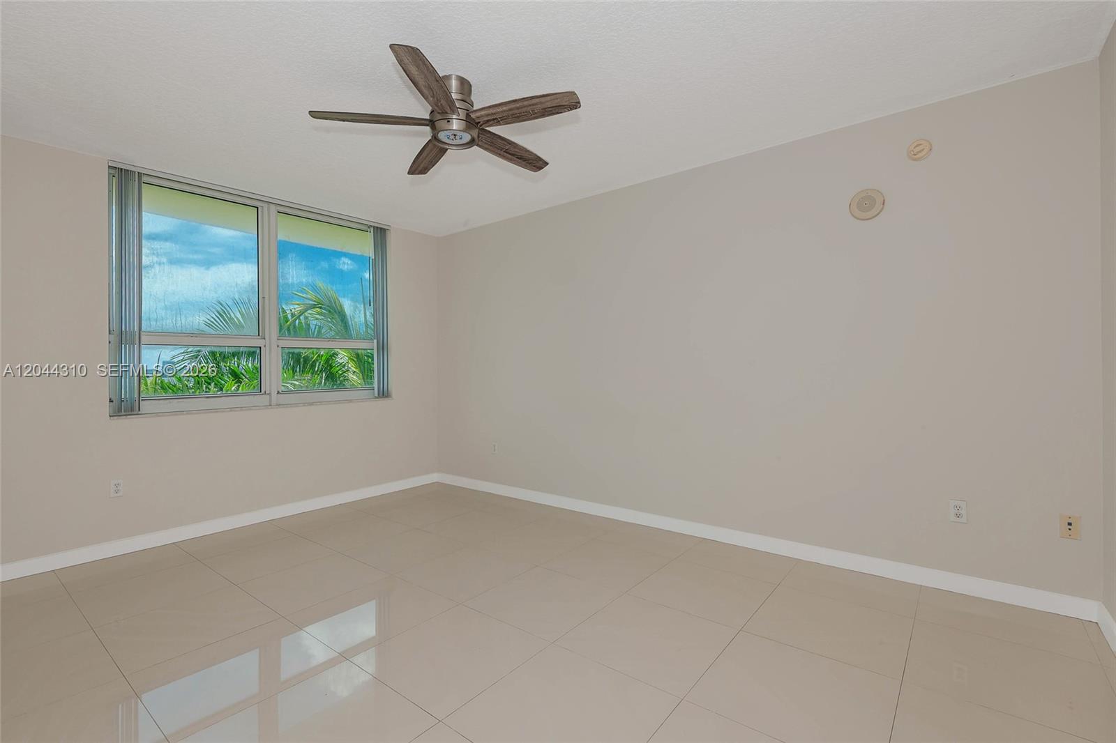 2000 N Bayshore Drive 516 Property Photo 24