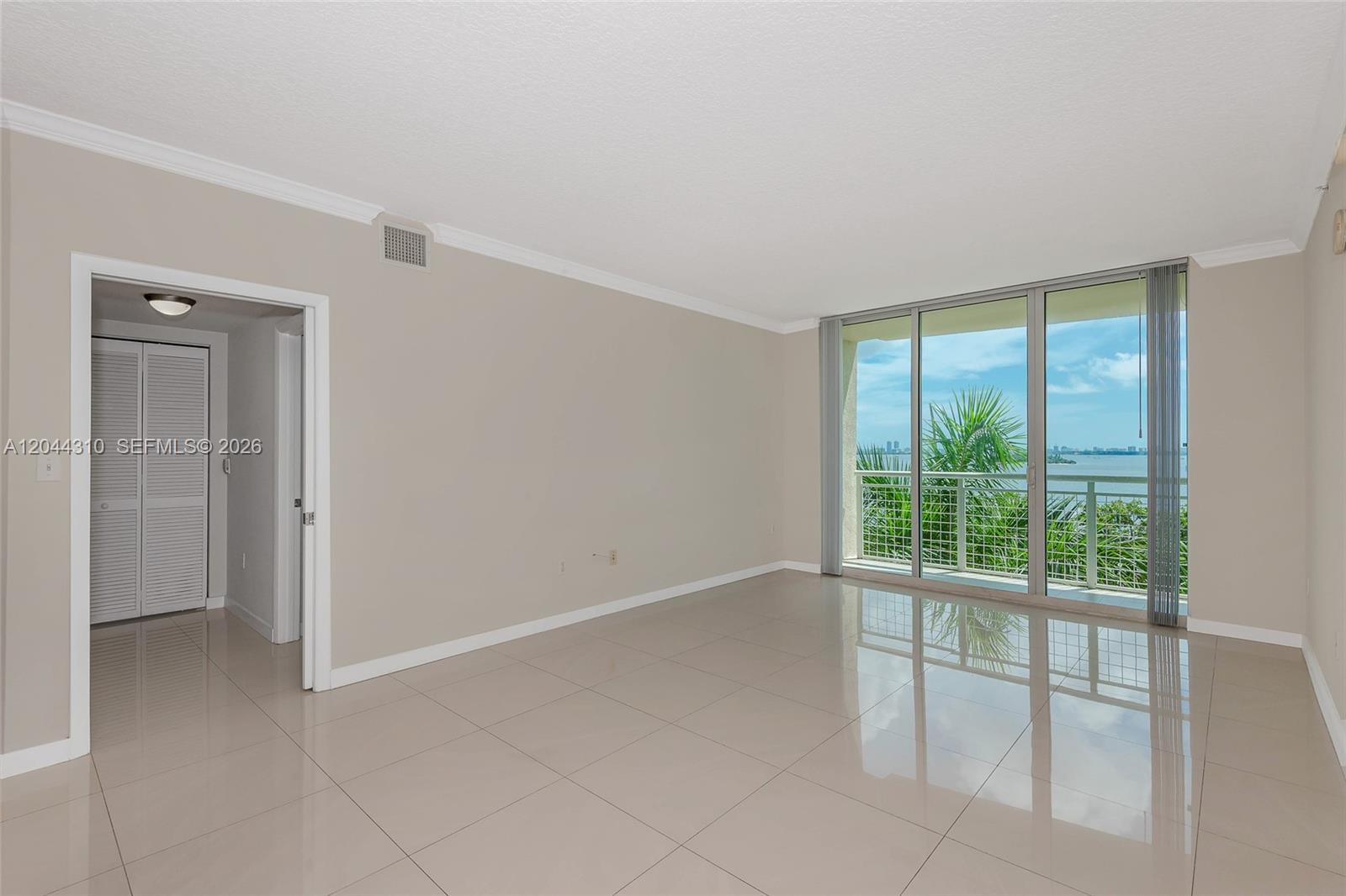 2000 N Bayshore Drive 516 Property Photo 28