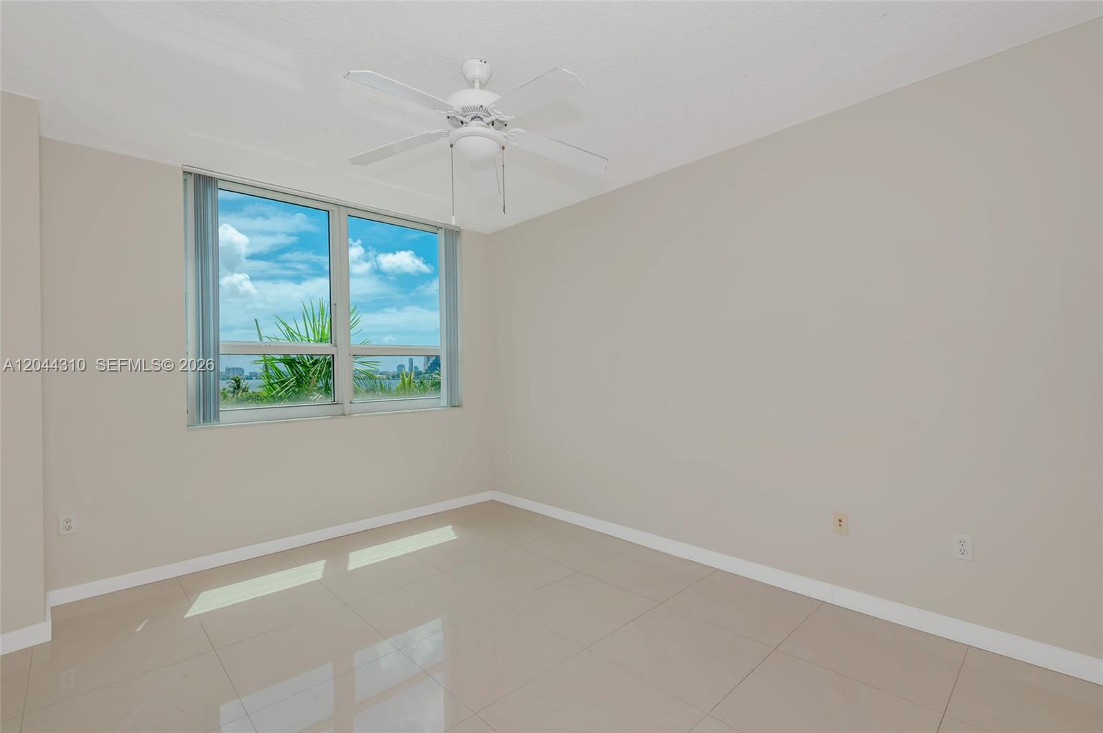 2000 N Bayshore Drive 516 Property Photo 30