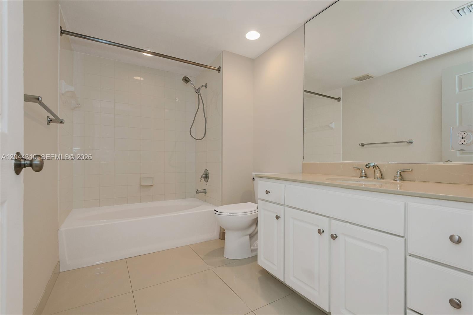 2000 N Bayshore Drive 516 Property Photo 32
