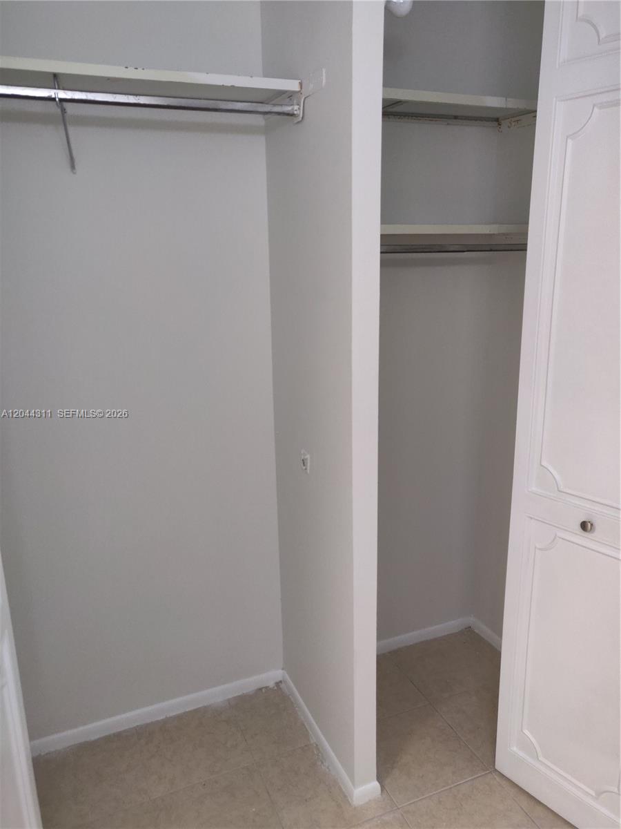 3750 Inverrary Drive 2q Property Photo 17