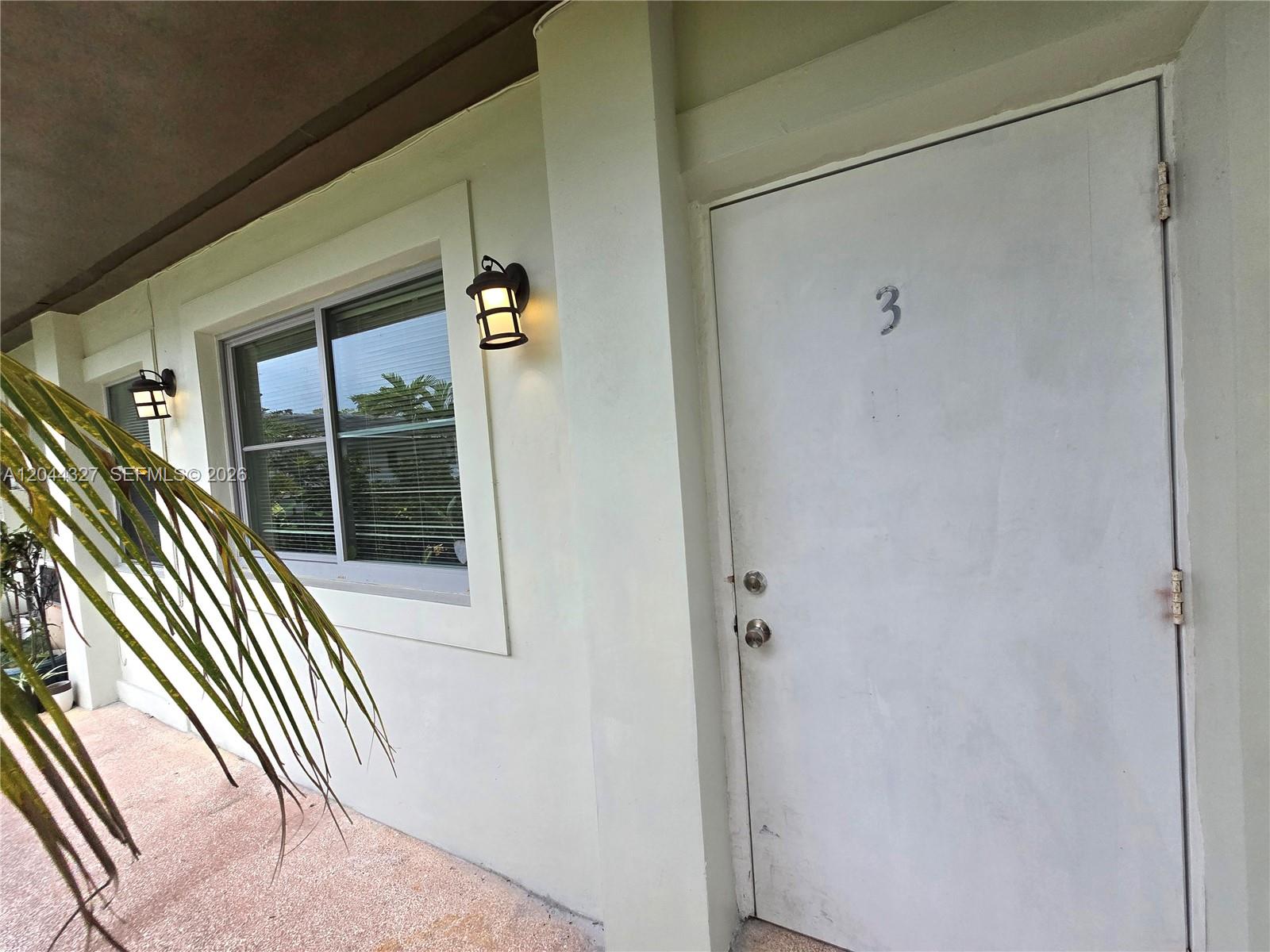 7035 Rue Granville 3 Property Photo 2