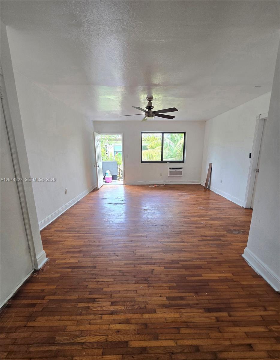 7035 Rue Granville 3 Property Photo 3