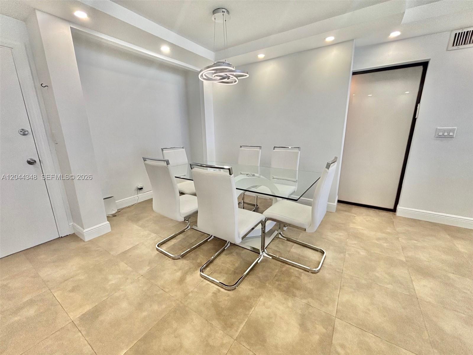 2030 S Ocean Drive 423 Property Photo 5