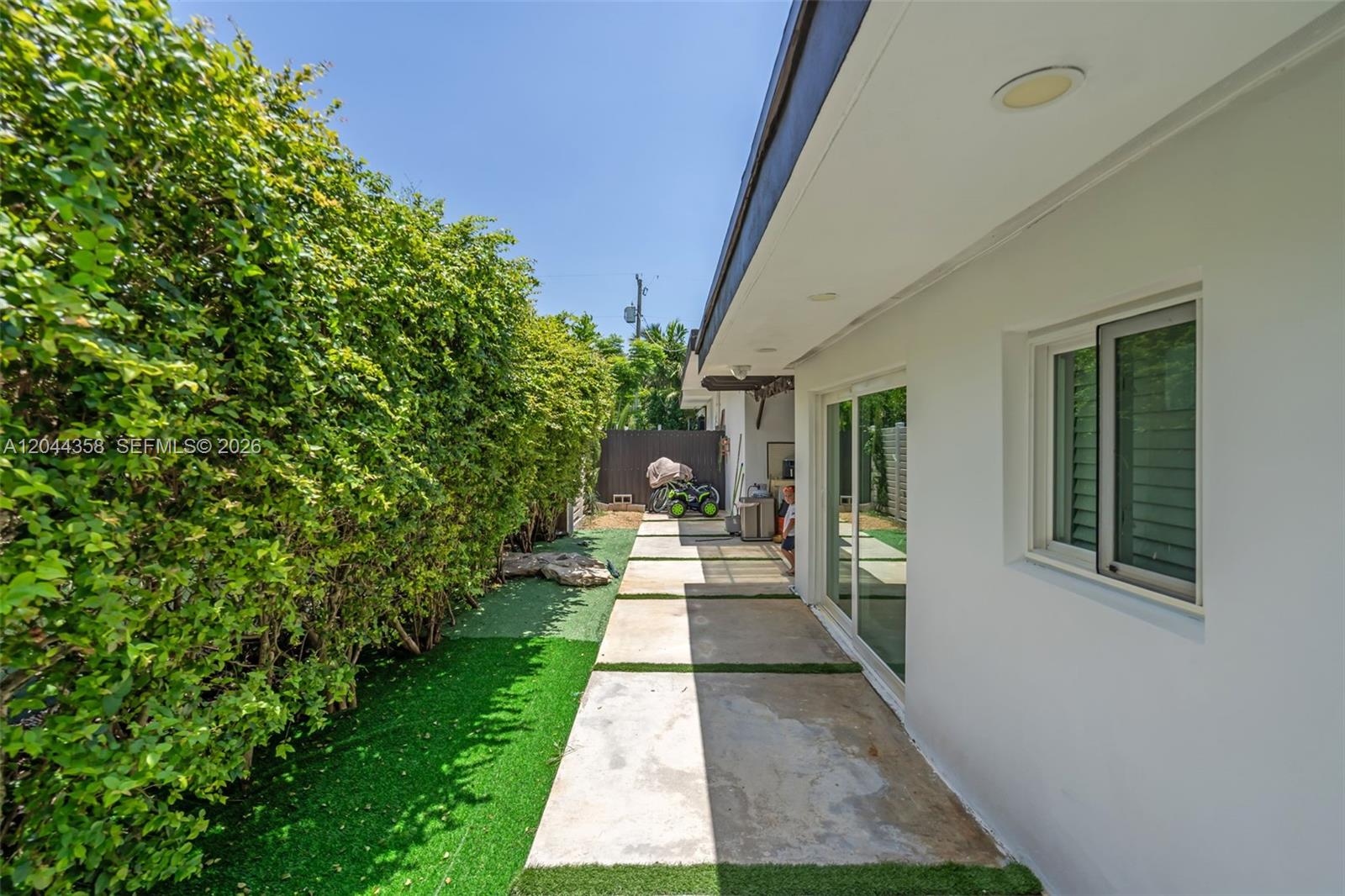 A12044358 Property Photo 26