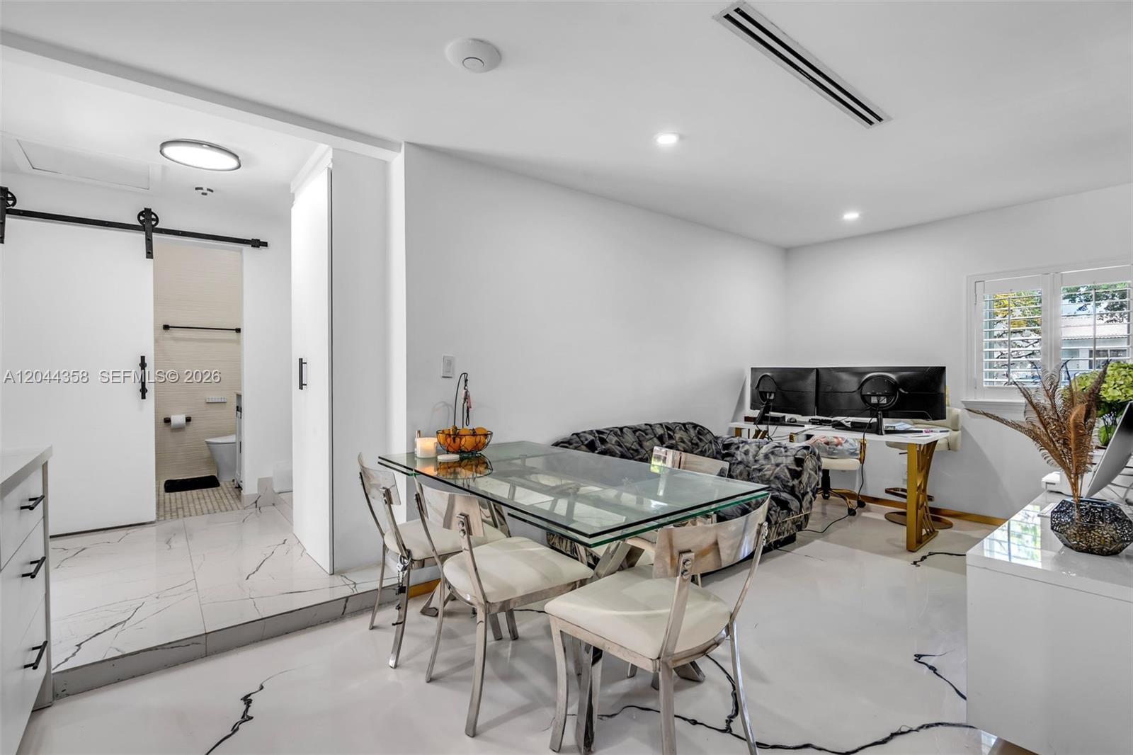 A12044358 Property Photo 30