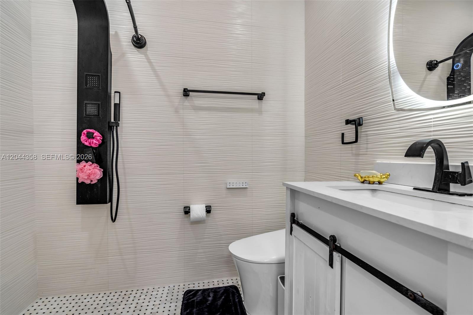 A12044358 Property Photo 31