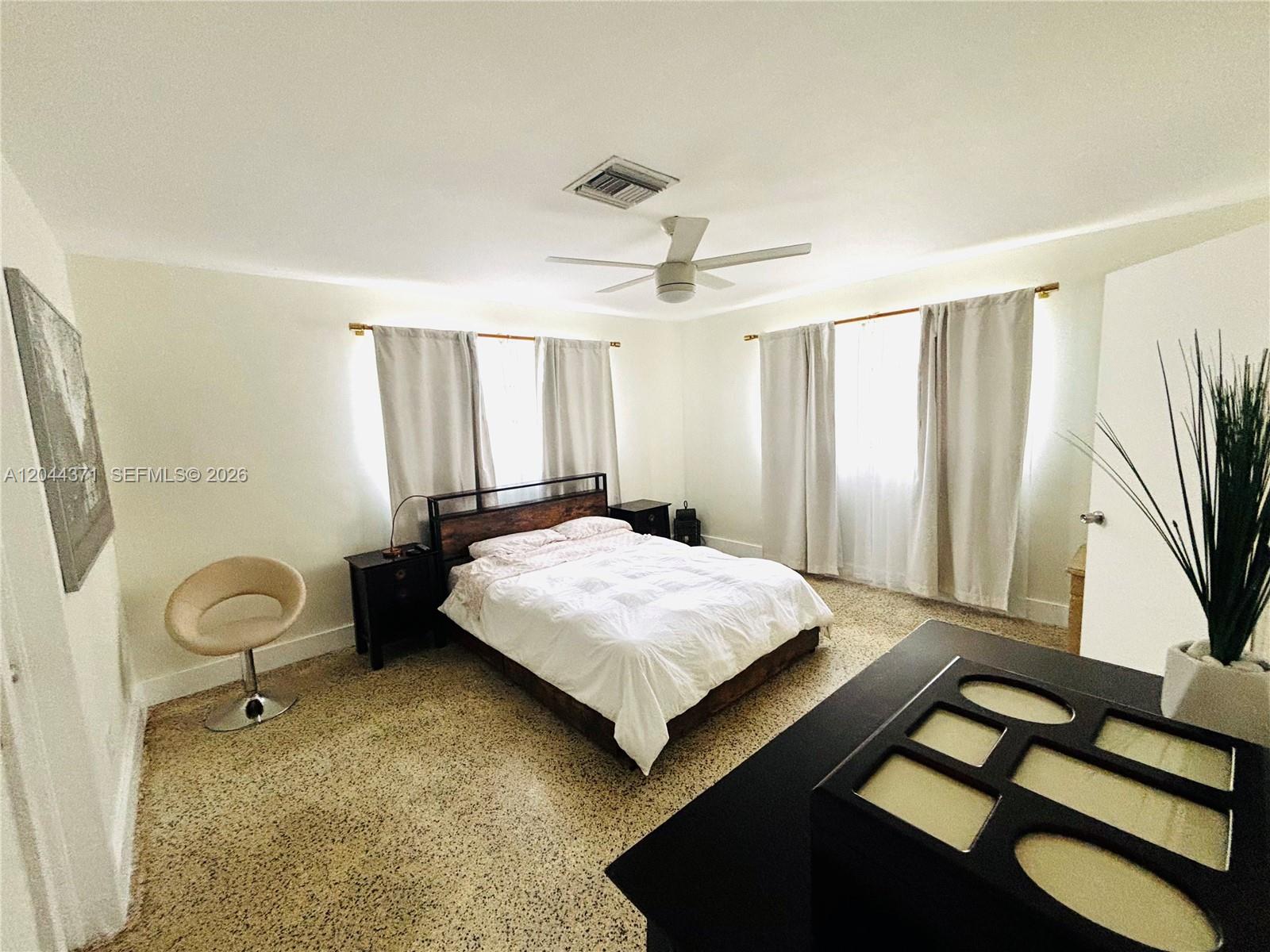 A12044371 Property Photo 3