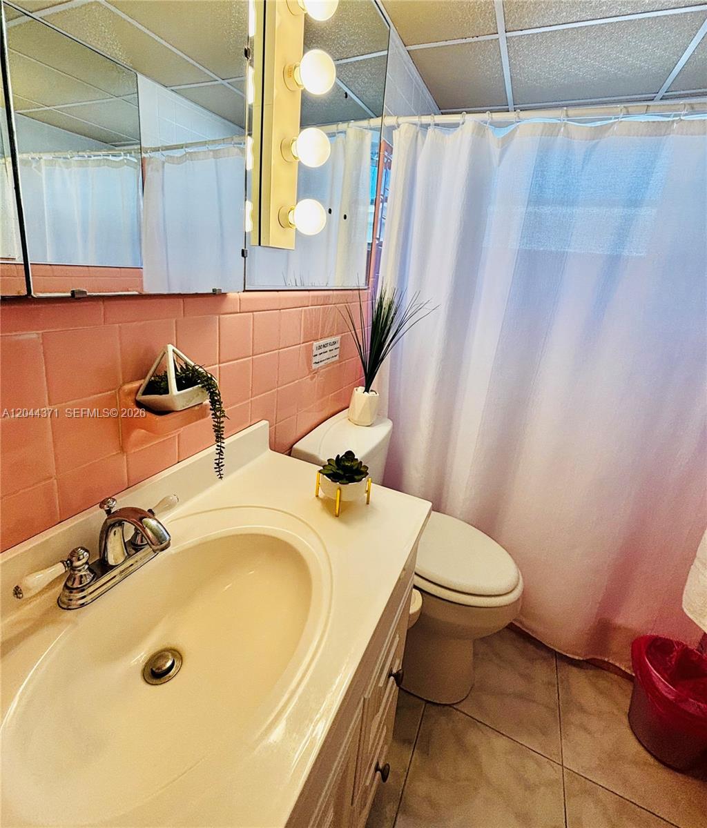 A12044371 Property Photo 18