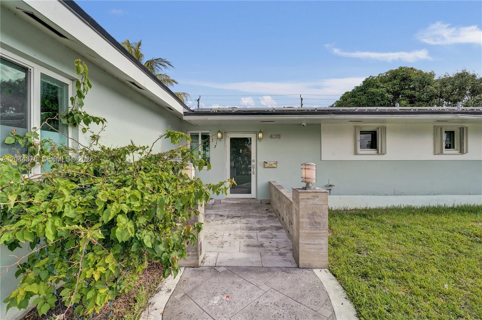4311 Hayes Street Property Photo 2