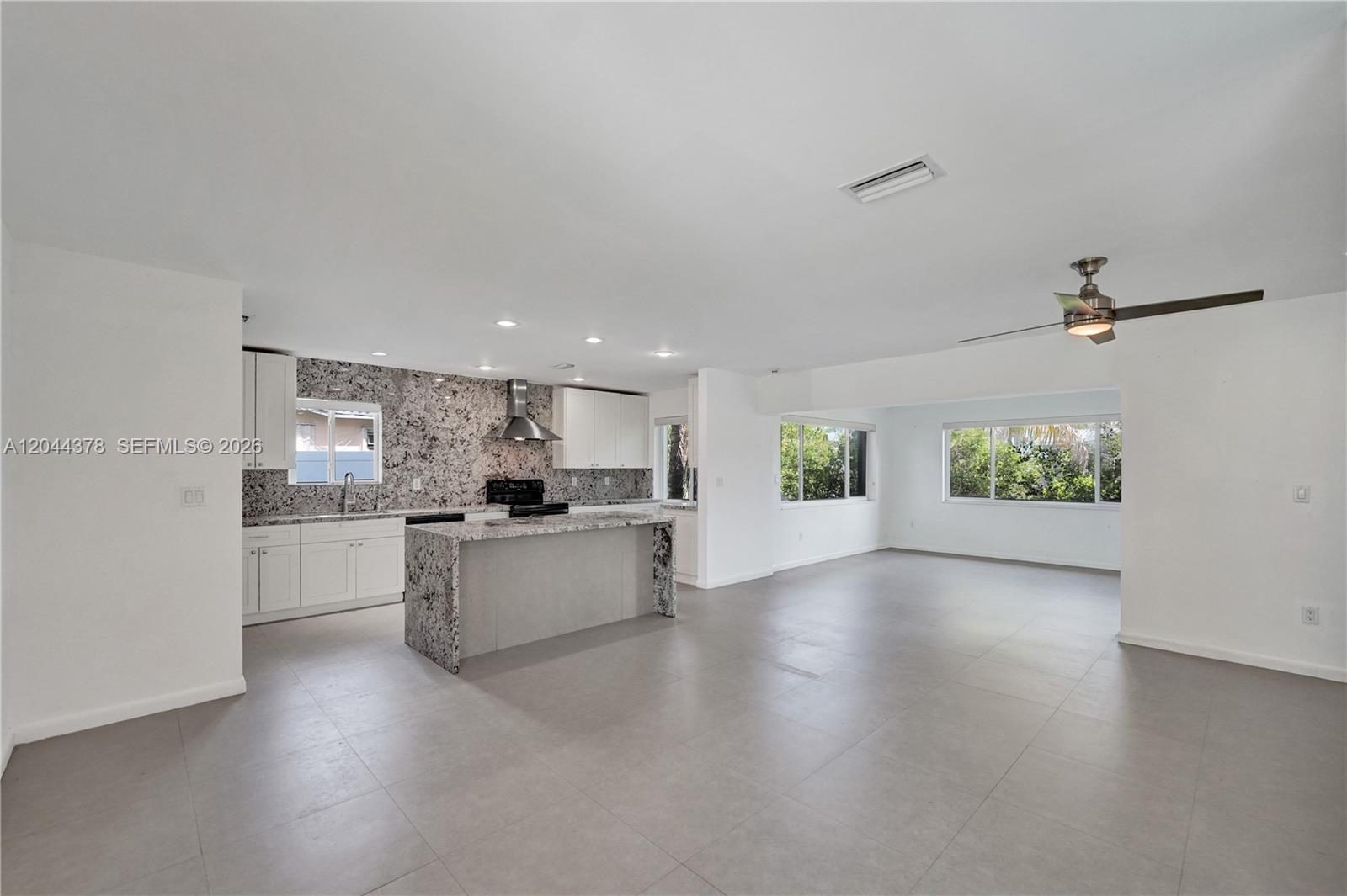 4311 Hayes Street Property Photo 4