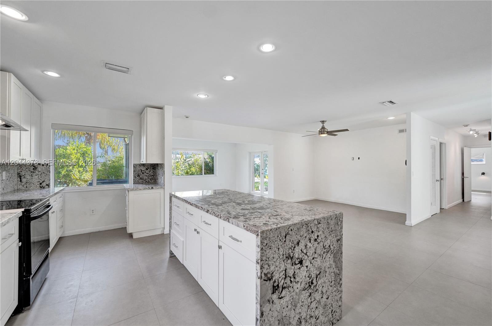 4311 Hayes Street Property Photo 10