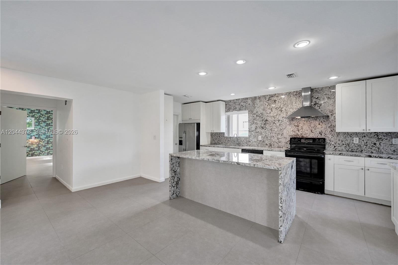 4311 Hayes Street Property Photo 11