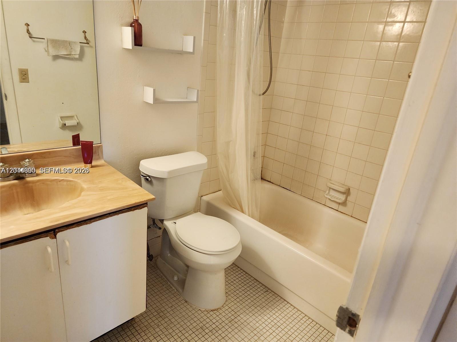 5750 Nw 64th Avenue 303 Property Photo 4