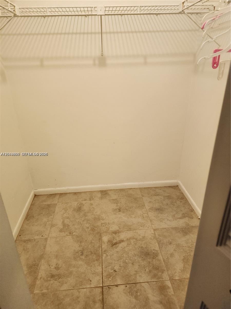 5750 Nw 64th Avenue 303 Property Photo 6
