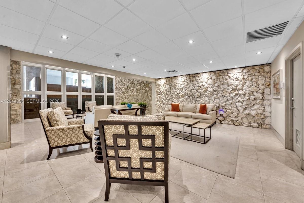 3111 N Ocean Drive 904