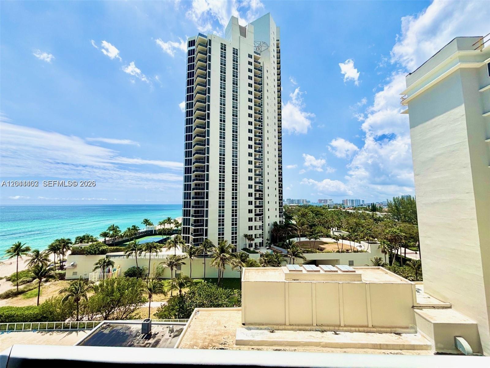 19201 Collins Avenue 606 Property Photo 4