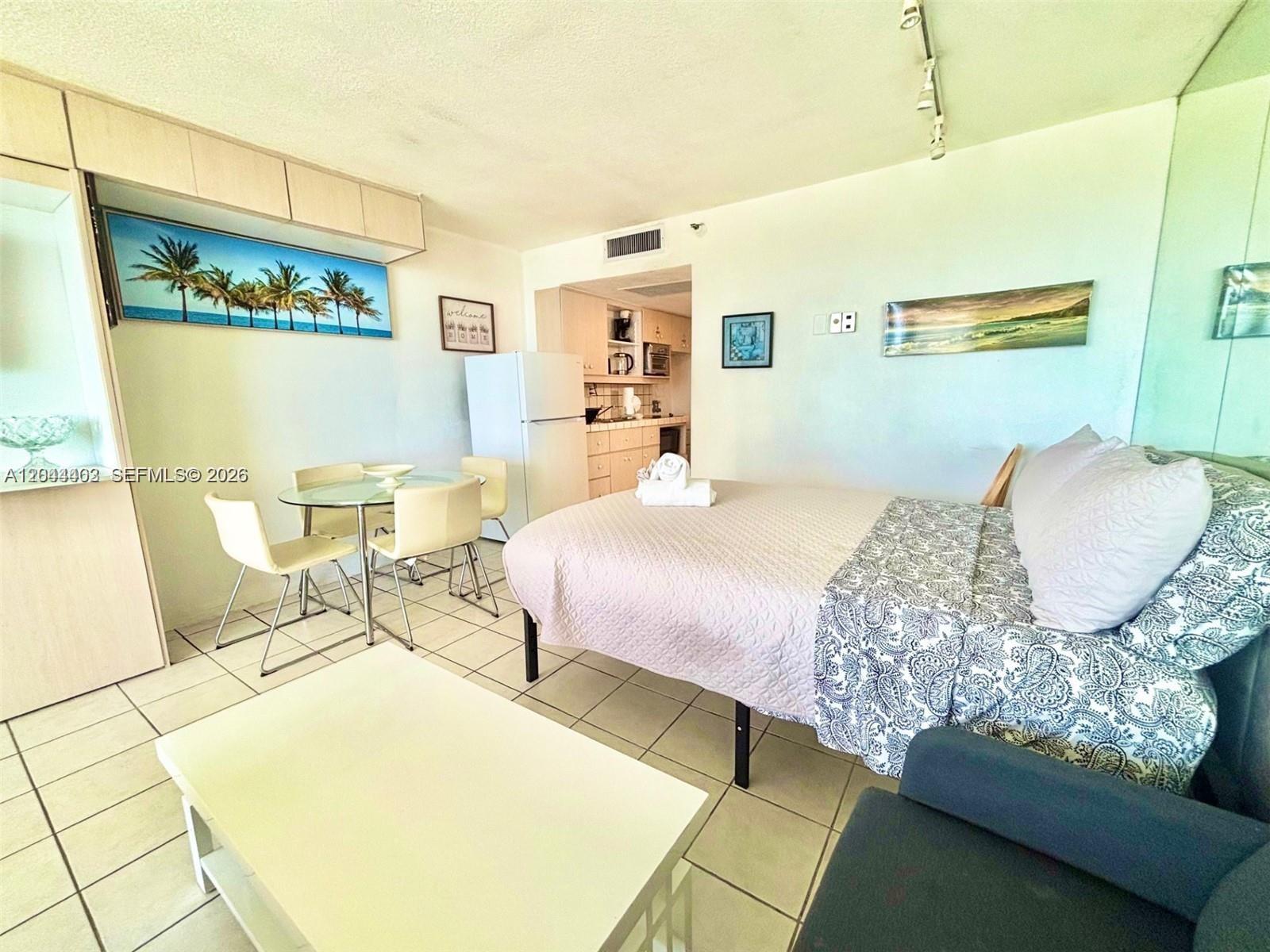 19201 Collins Avenue 606 Property Photo 10