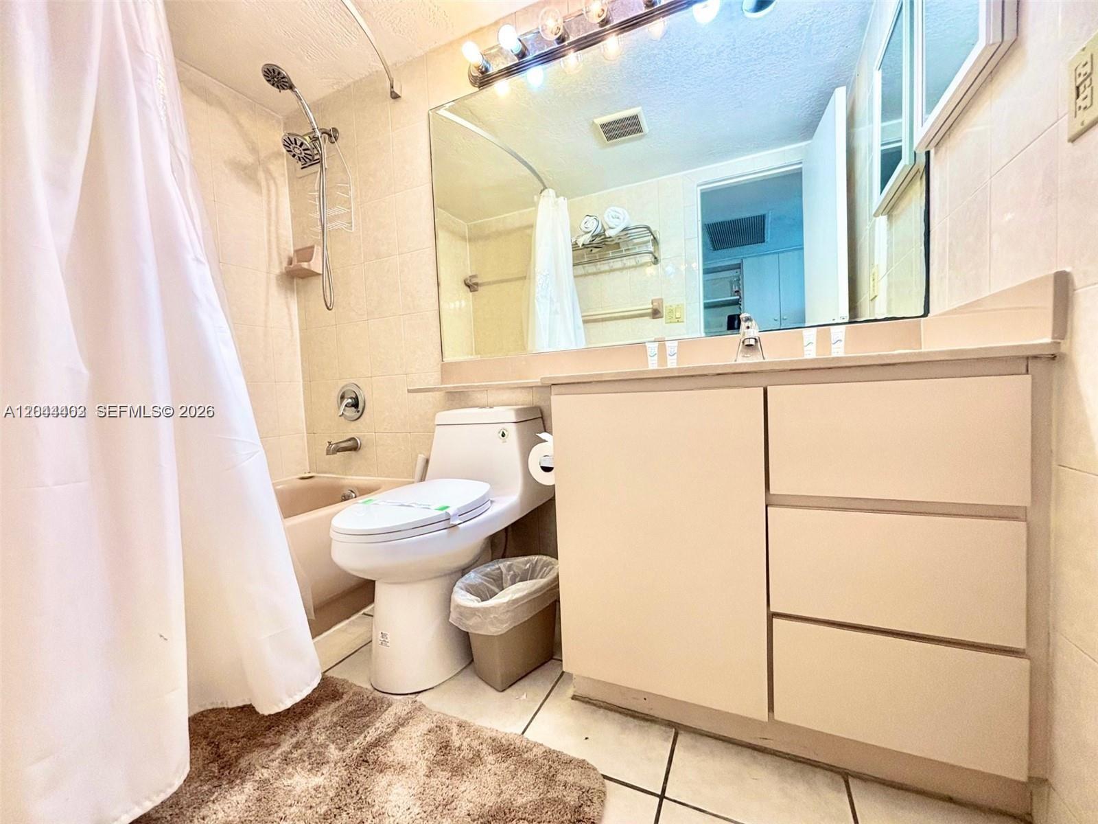 19201 Collins Avenue 606 Property Photo 15