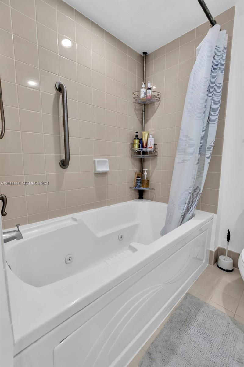 18100 N Bay Road 304 Property Photo 23