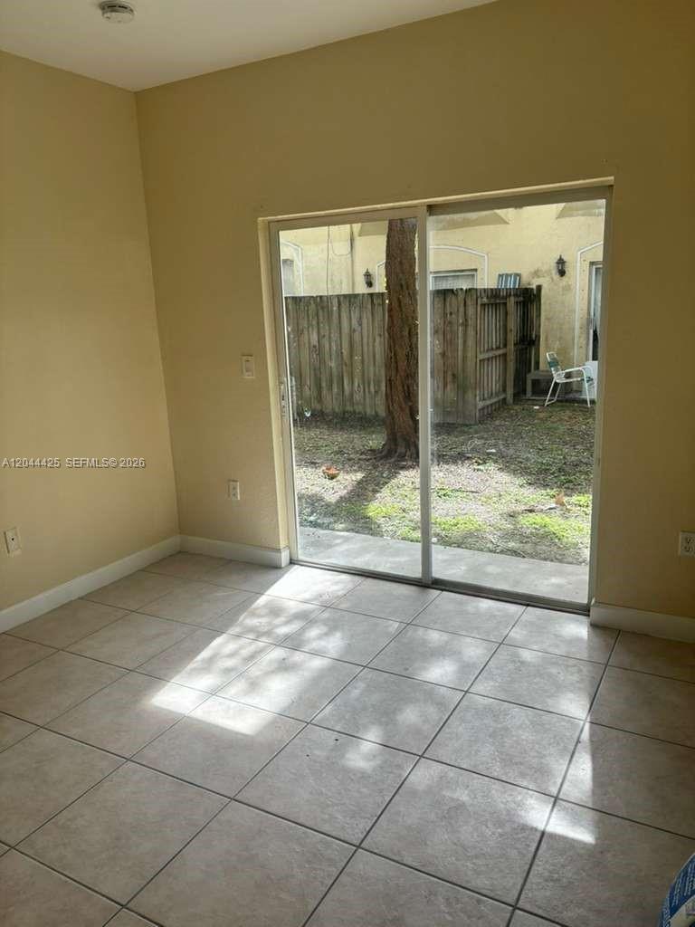 1663 Se 27th Drive 207 Property Photo 5
