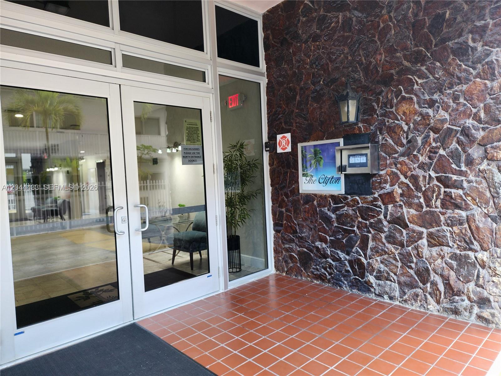 3161 S Ocean Drive 404 Property Photo 4