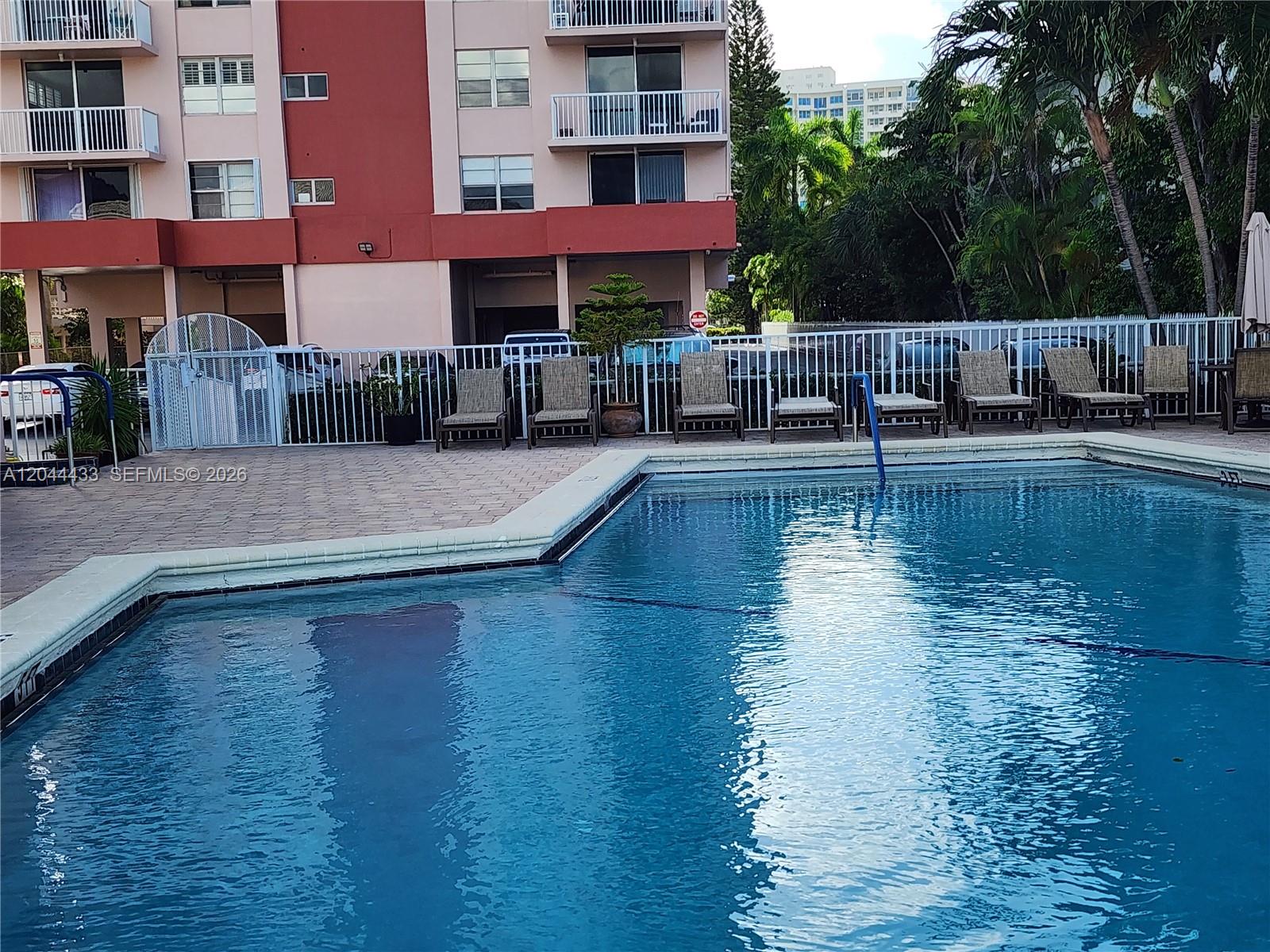 3161 S Ocean Drive 404 Property Photo 5