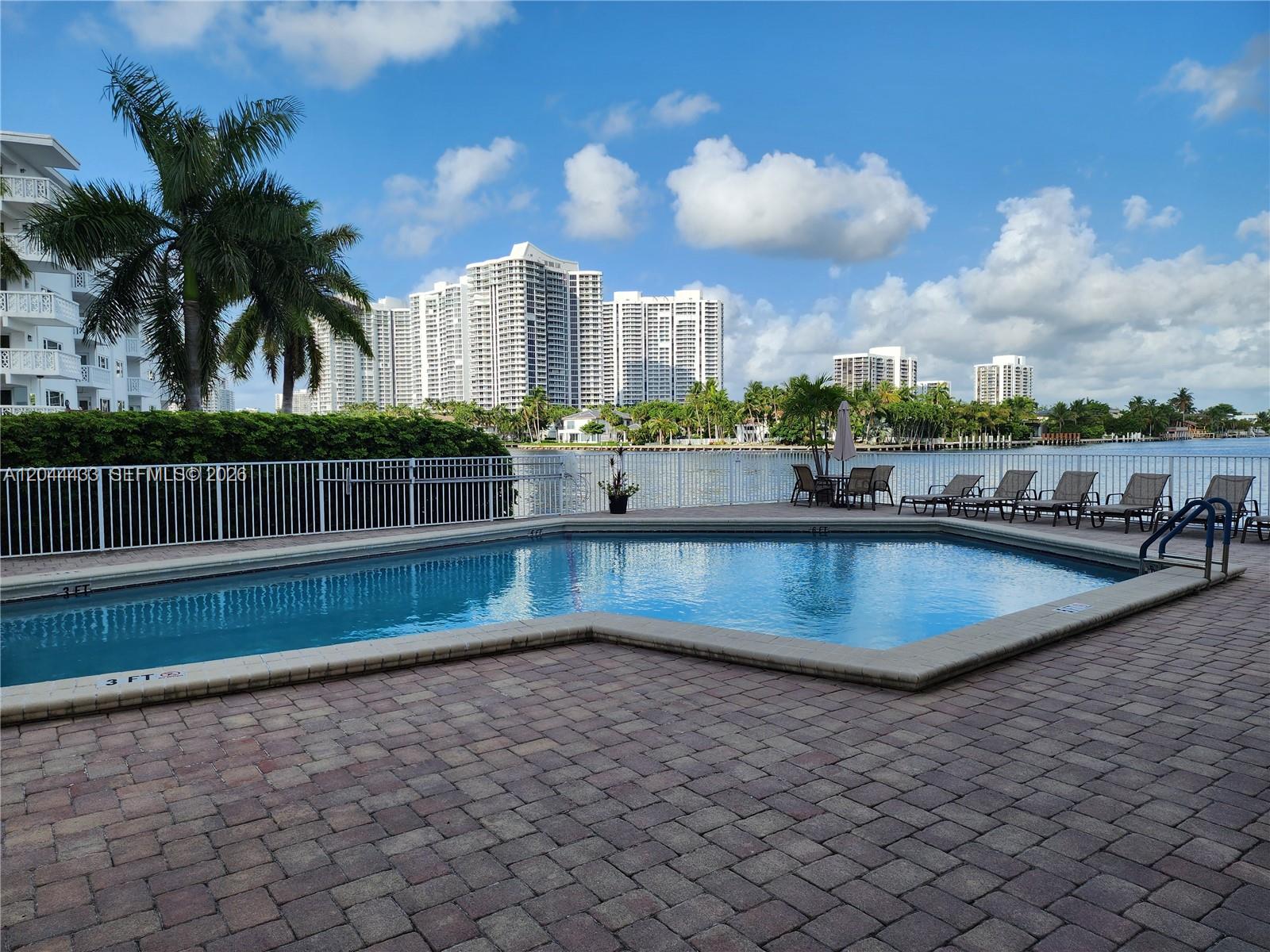 3161 S Ocean Drive 404 Property Photo 7