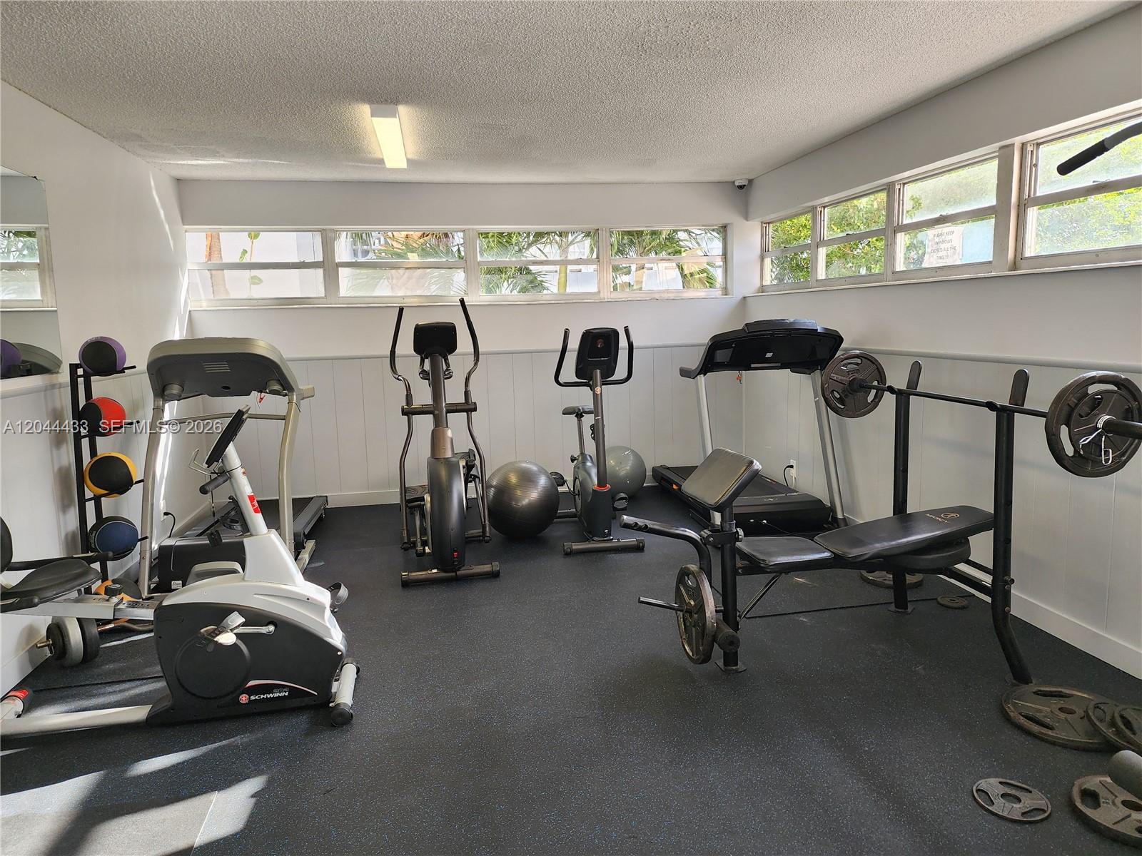 3161 S Ocean Drive 404 Property Photo 8