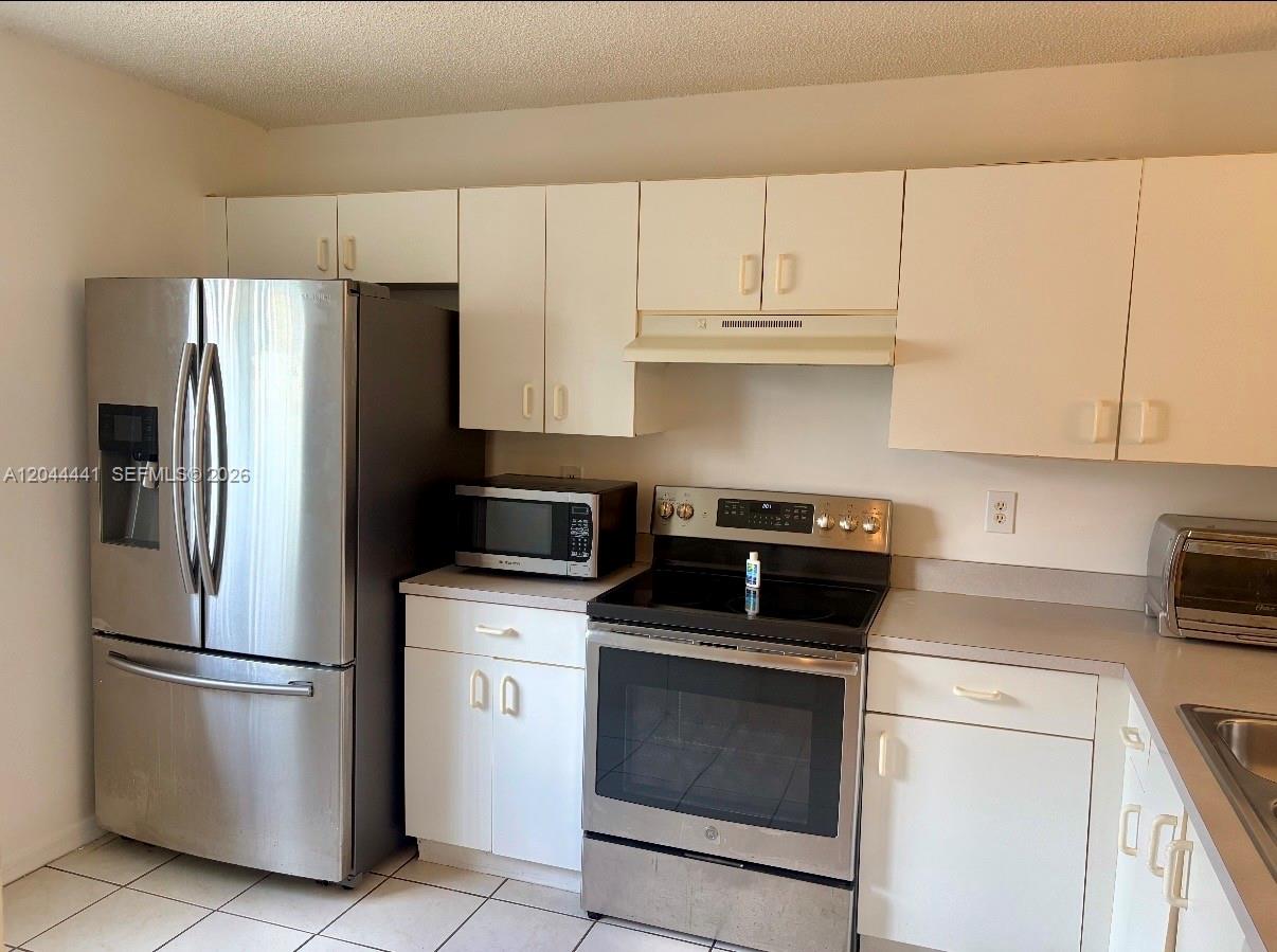 829 Nw 208th Way Property Photo 3