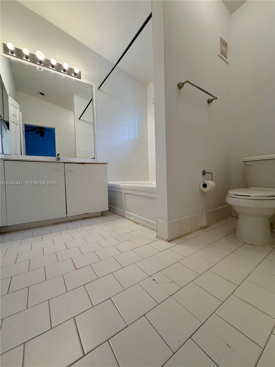829 Nw 208th Way Property Photo 8