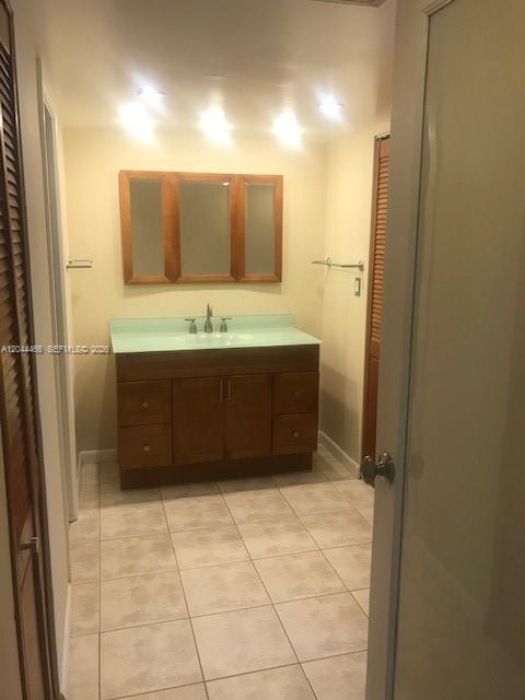 A12044466 Property Photo 13