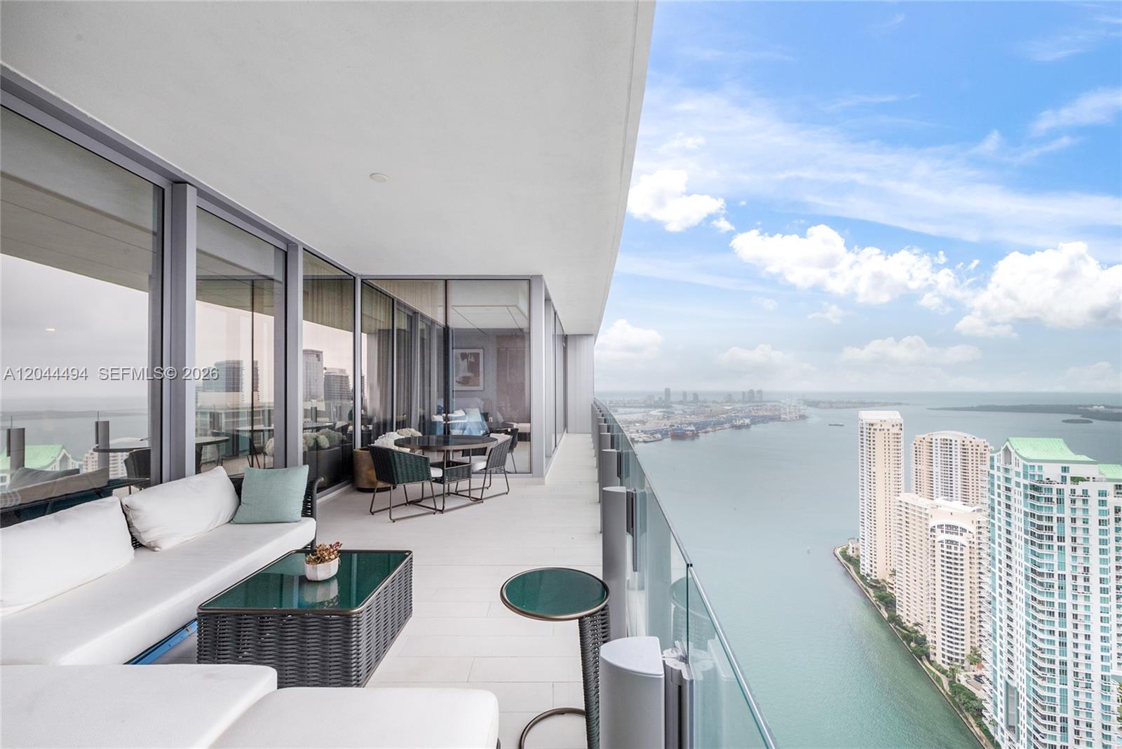 300 Biscayne Blvd Way 5104 Property Photo 5