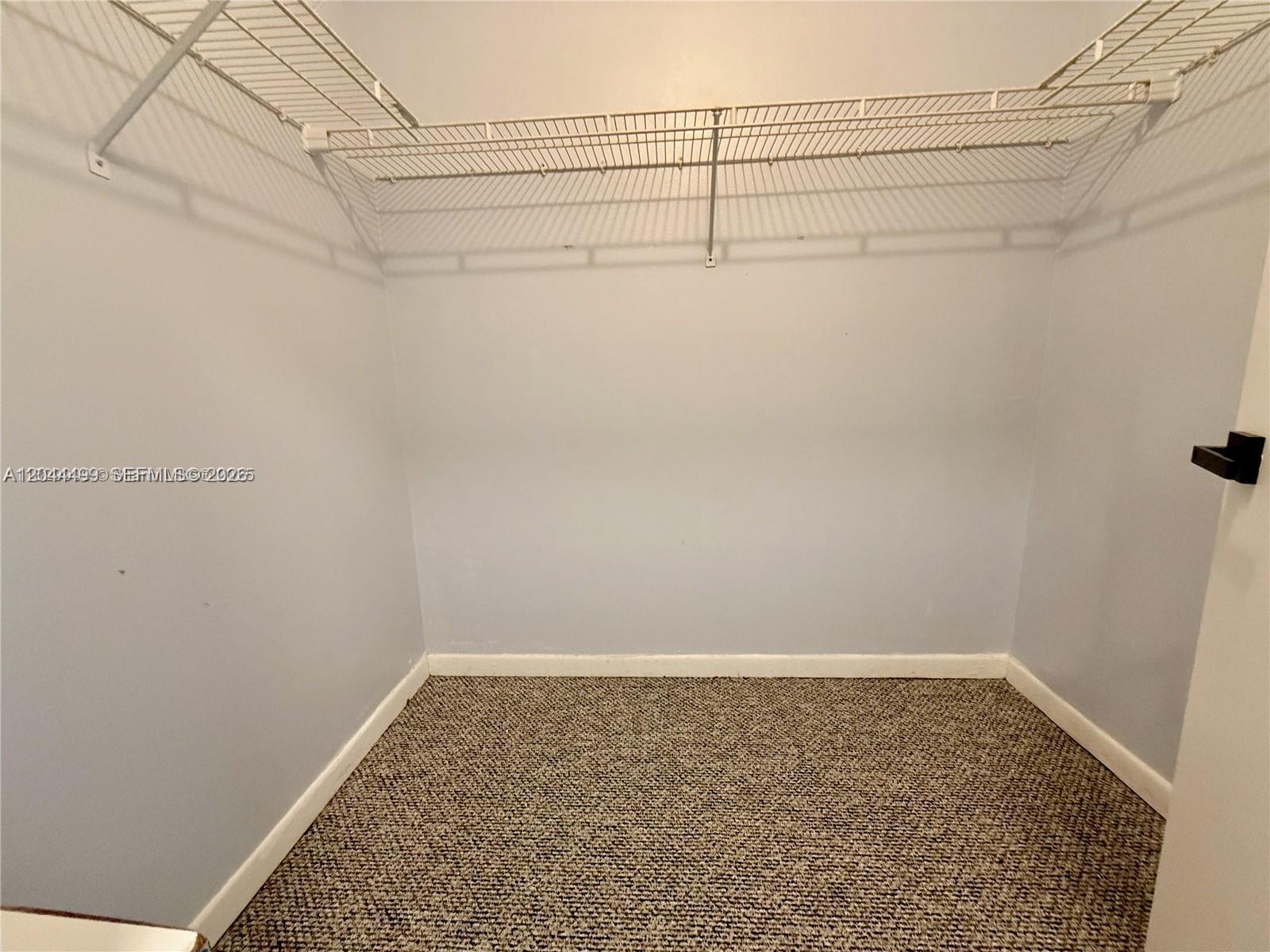 1044 S Independence Drive 1044i Property Photo 7