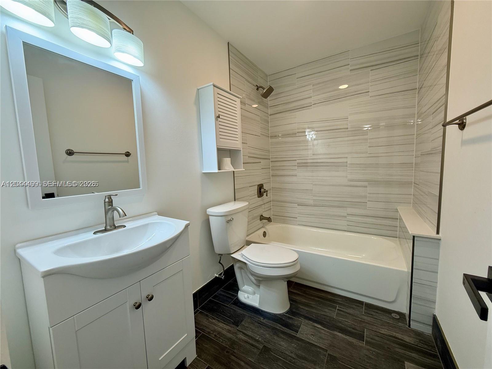 1044 S Independence Drive 1044i Property Photo 9