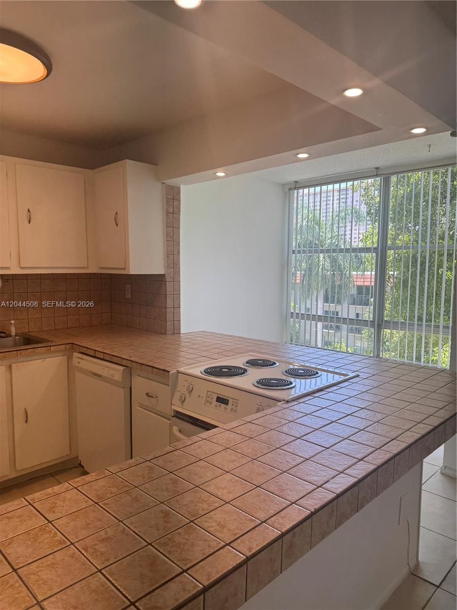 210 172nd Street 429 Property Photo 2