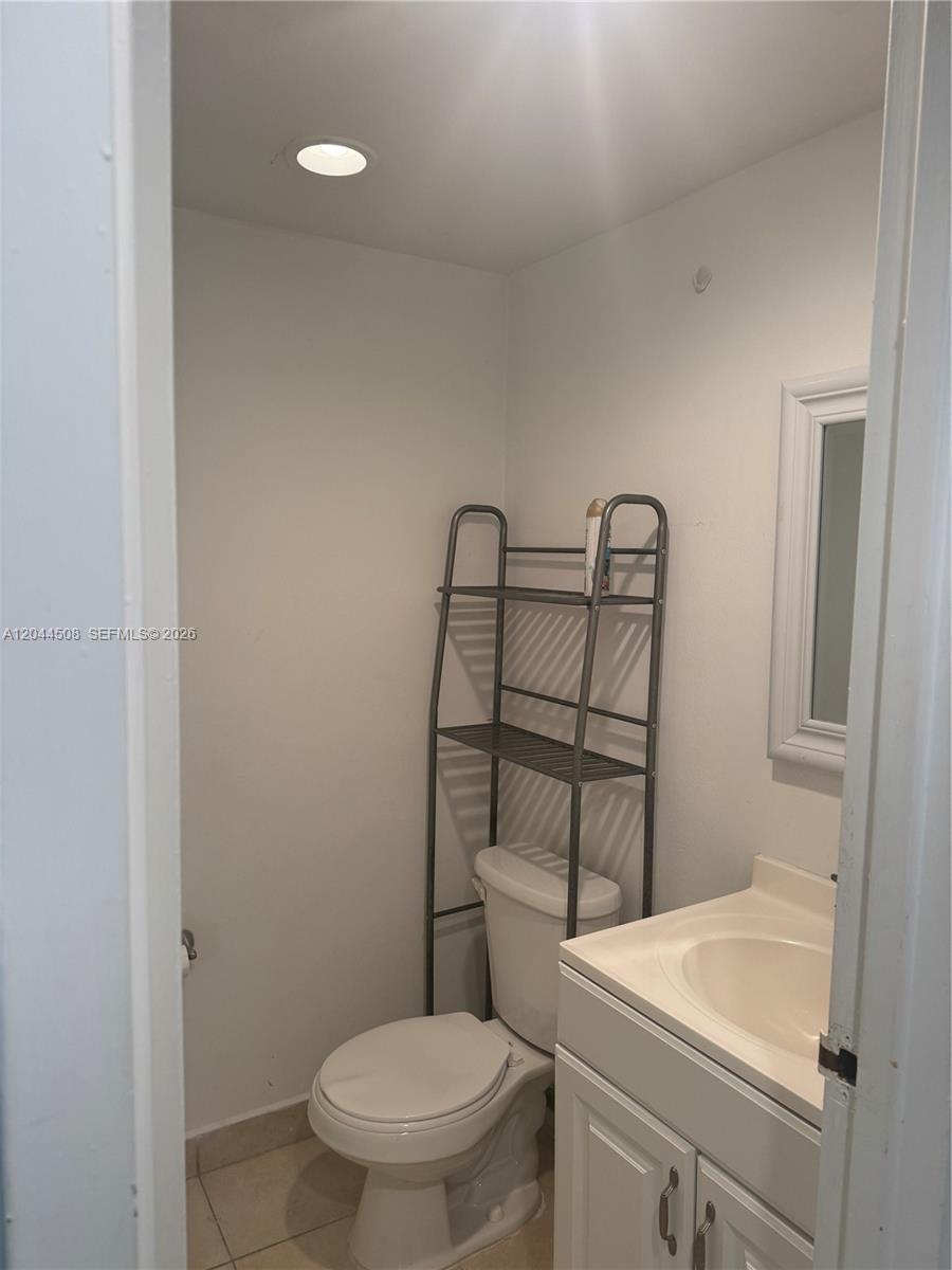 210 172nd Street 429 Property Photo 6