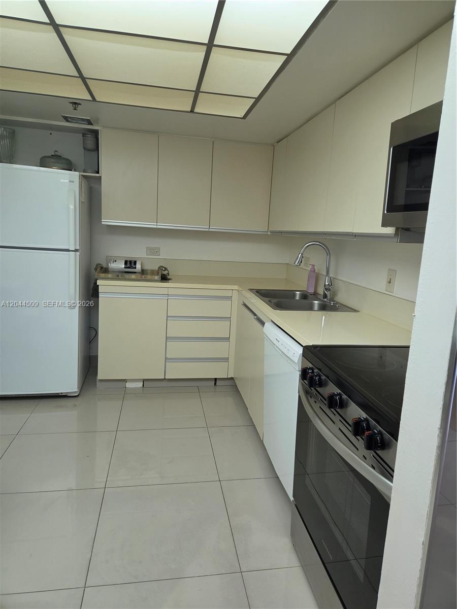 A12044509 Property Photo 2