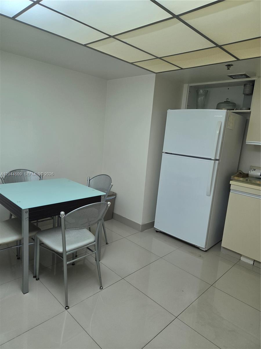 A12044509 Property Photo 3