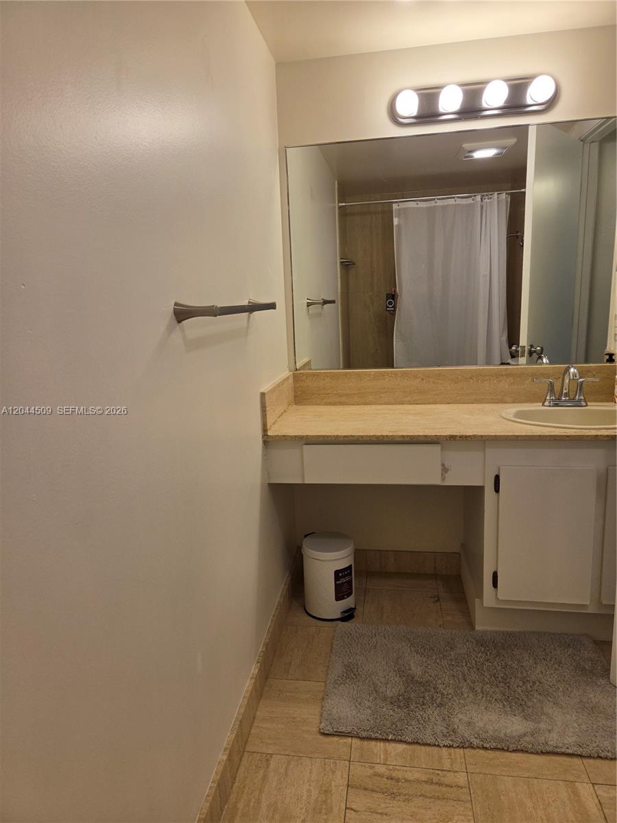 A12044509 Property Photo 10