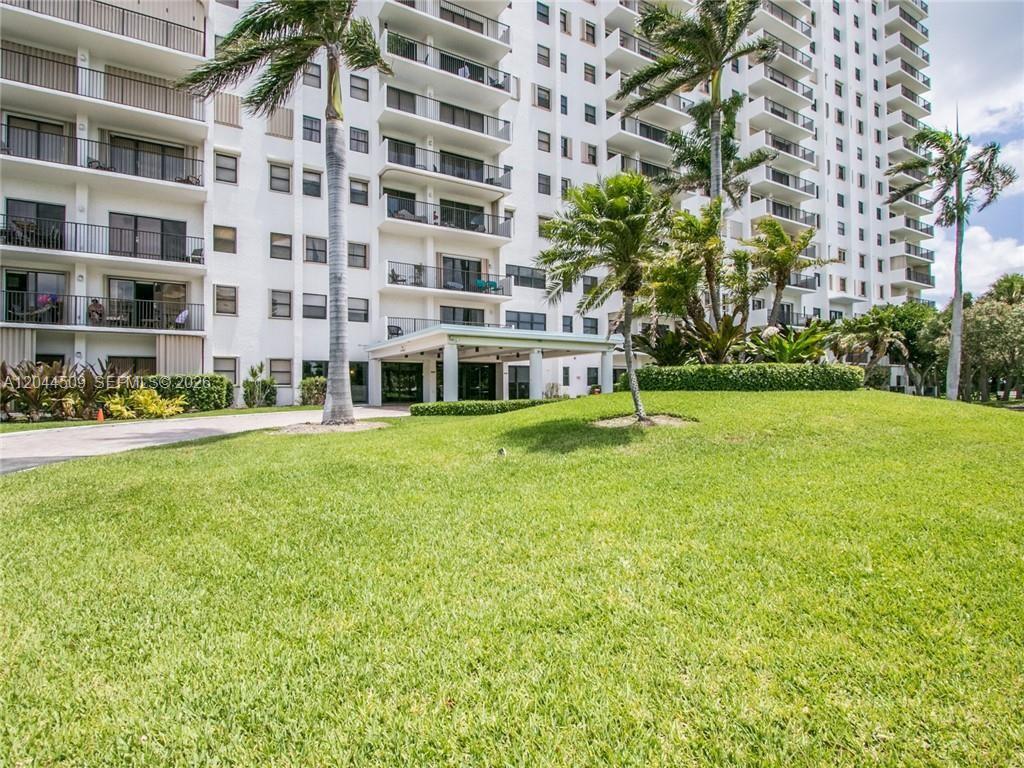 A12044509 Property Photo 25