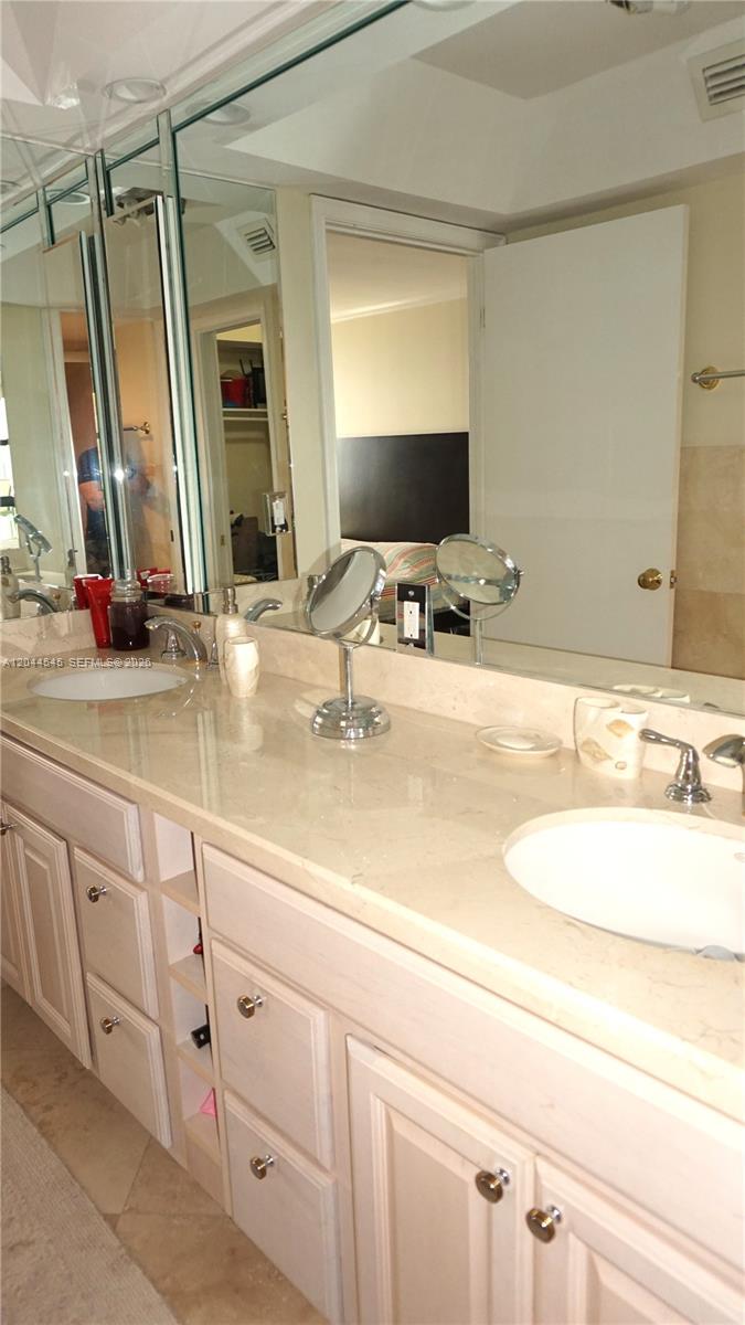 1111 Crandon Boulevard B705 Property Photo 44