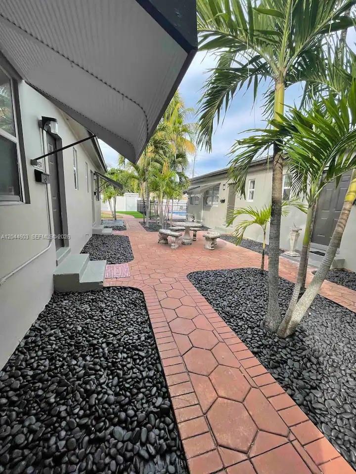 1925 Dewey Street Property Photo 4