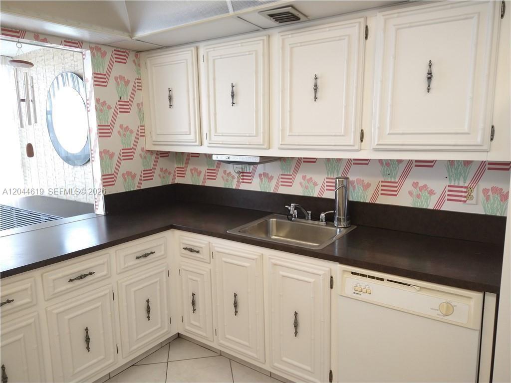 601 Three Islands Boulevard 517 Property Photo 9