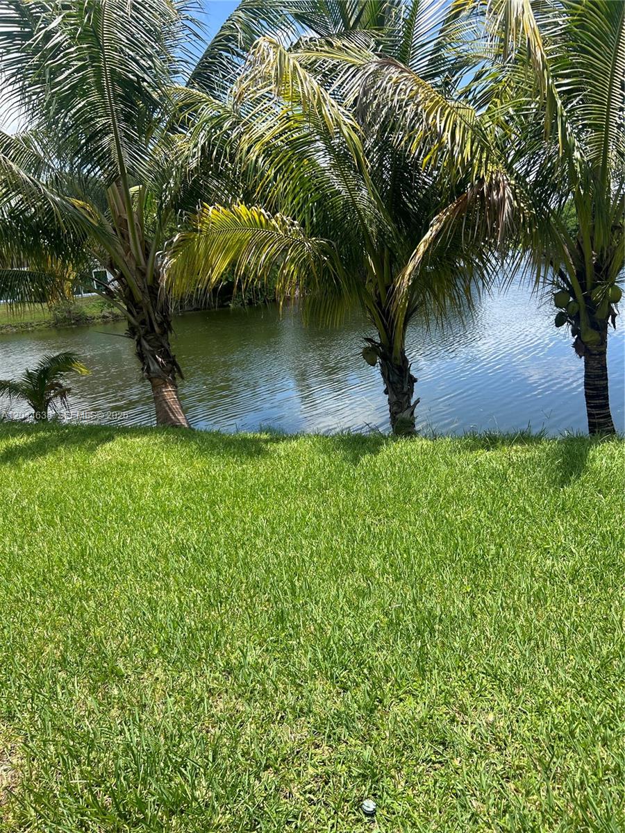 2730 Cypress Avenue Property Photo 3