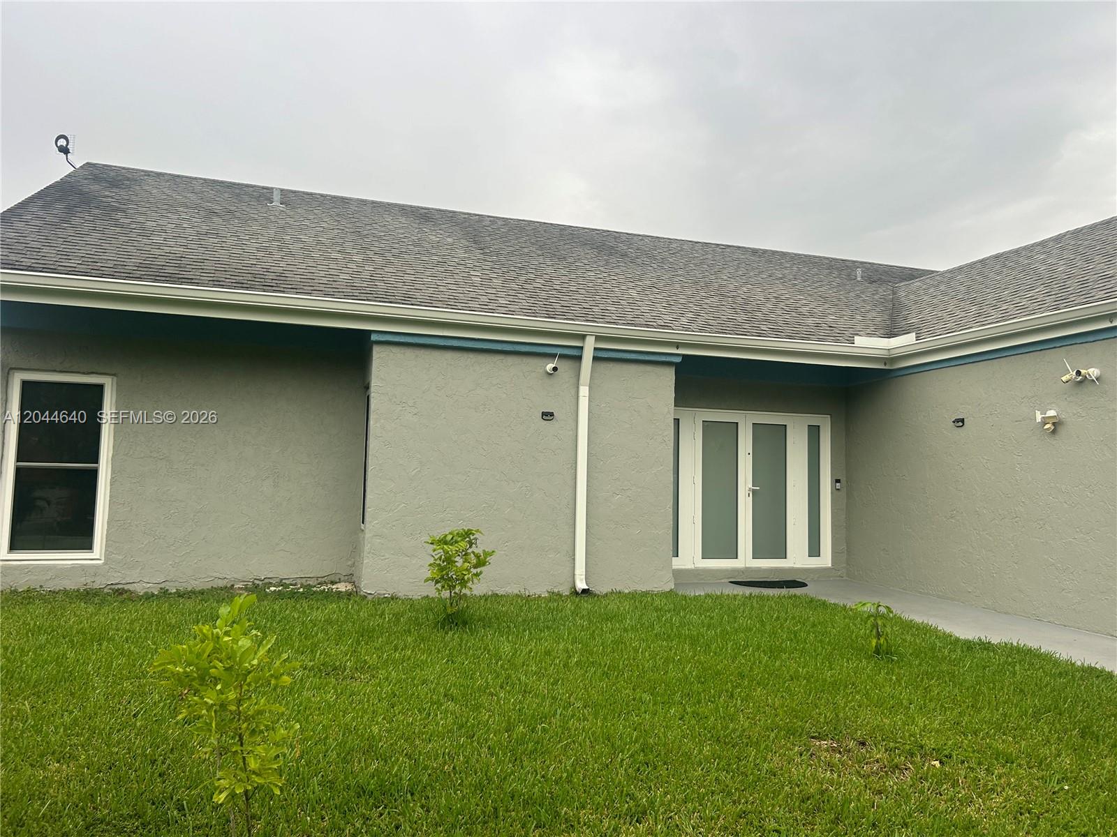 2730 Cypress Avenue Property Photo 2