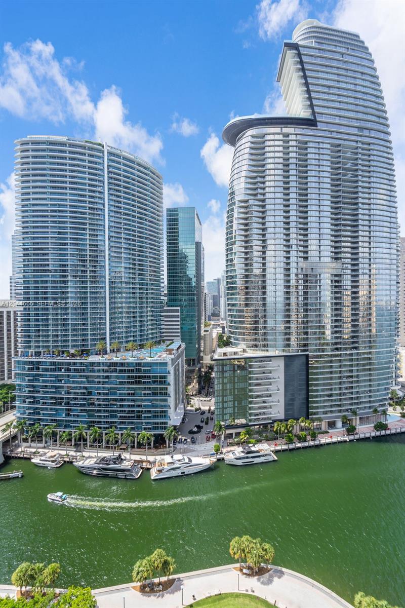 475 Brickell Avenue 2508 Property Photo 13